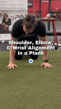 shoulder elbow and wrist alignment in a plank